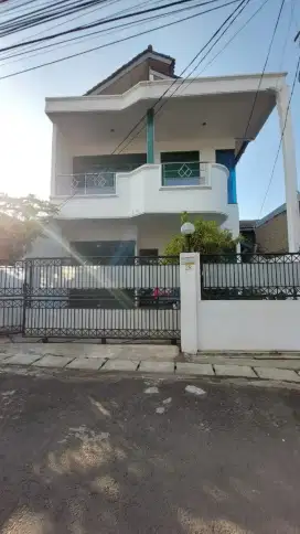 Rumah 2 lantai SHM Jakarta Barat