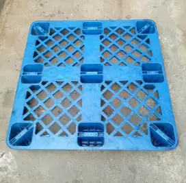 Palet plastik bekas