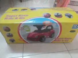 Mainan mobil anak