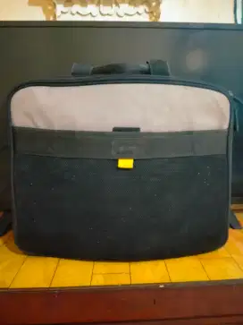 Tas Kerja / Tas Laptop Merk Targus