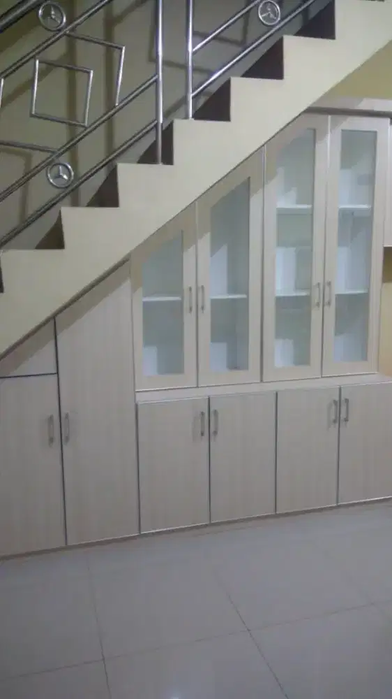 Lemari bawah tangga custom hpl.