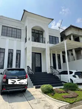 Dijual rumah modern classic di Sentul city Bogor