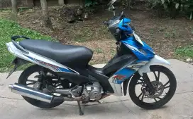 Suzuki Axelo R  Biru Putih