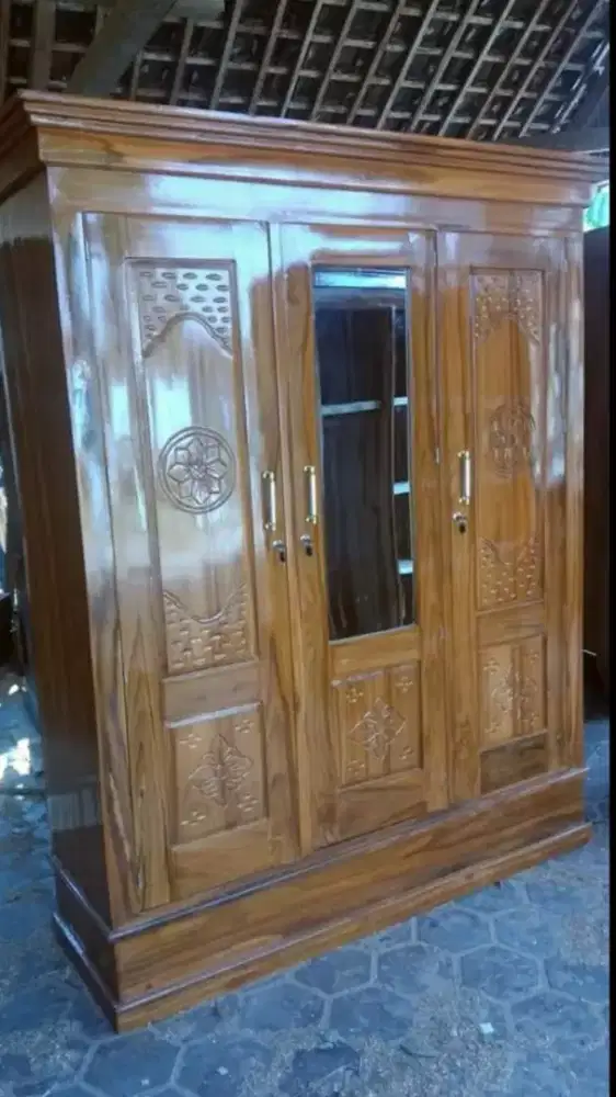 Lemari 3pintu jati