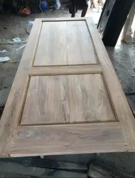 Daun pintu jati