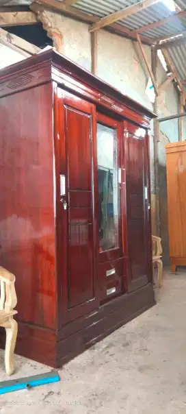 Lemari jati pintu 3