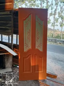 Pintu triplek minimalis