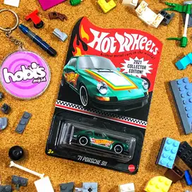 Diecast Hot Wheels Collector Edition 2021 Porsche 911 Green Mail in