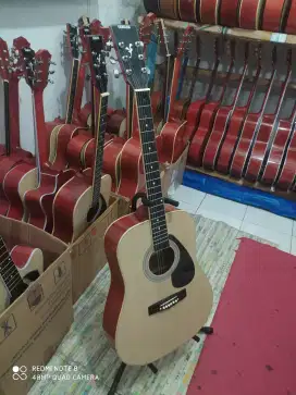 Gitar akustik jumbo natural