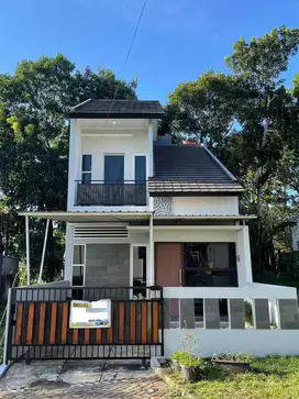 RUMAH 2 LANTAI BERNUANSA VILLA HARGA TERJANGKAU