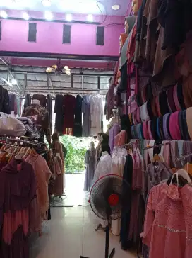 Dicari buat jaga toko baju untuk cewek