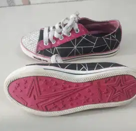 Sepatu anak twinkle toes size 34