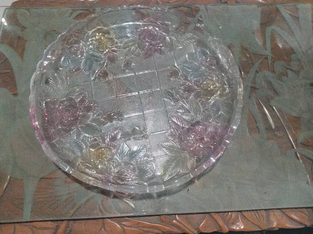 Piring besar kristal
