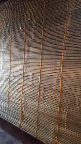 Tirai krey wide dari bambu warna hijau