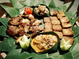 Tumpeng Gudeg komplit