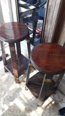 Kursi cafe bundar vintage