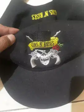 Topi Guns N Roses