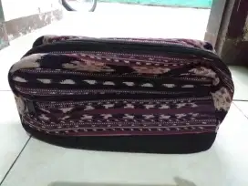 Tas Pinggang Flores