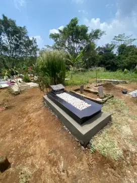 Nisan dan makam