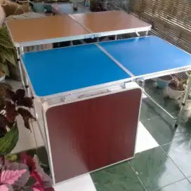 Meja lipat portabel