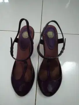 sepatu hak berpita dan sepatu tali ungu (2)