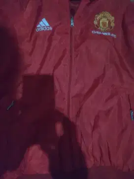 Jaket adidas pria bola MU jarang pakai Ukuran L besar