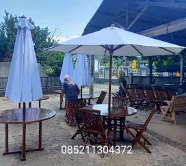 Set meja kursi payung cafe outdoor