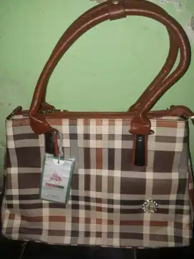 Tas selempang wanita