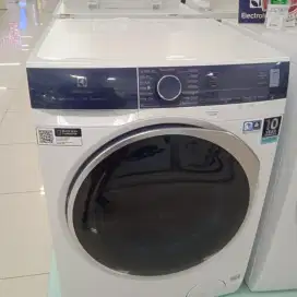 WM Electrolux Front Load kapasitas 11 Kg