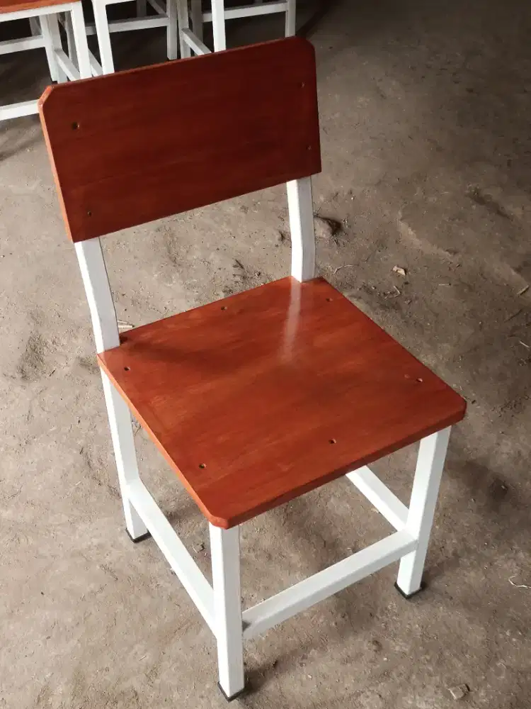 Kursi siswa rangka besi