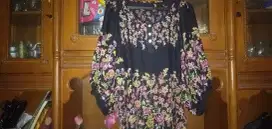 Preloved Atasan Wanita. Lengan Balon. Lucu n cantik bgt klo dipake