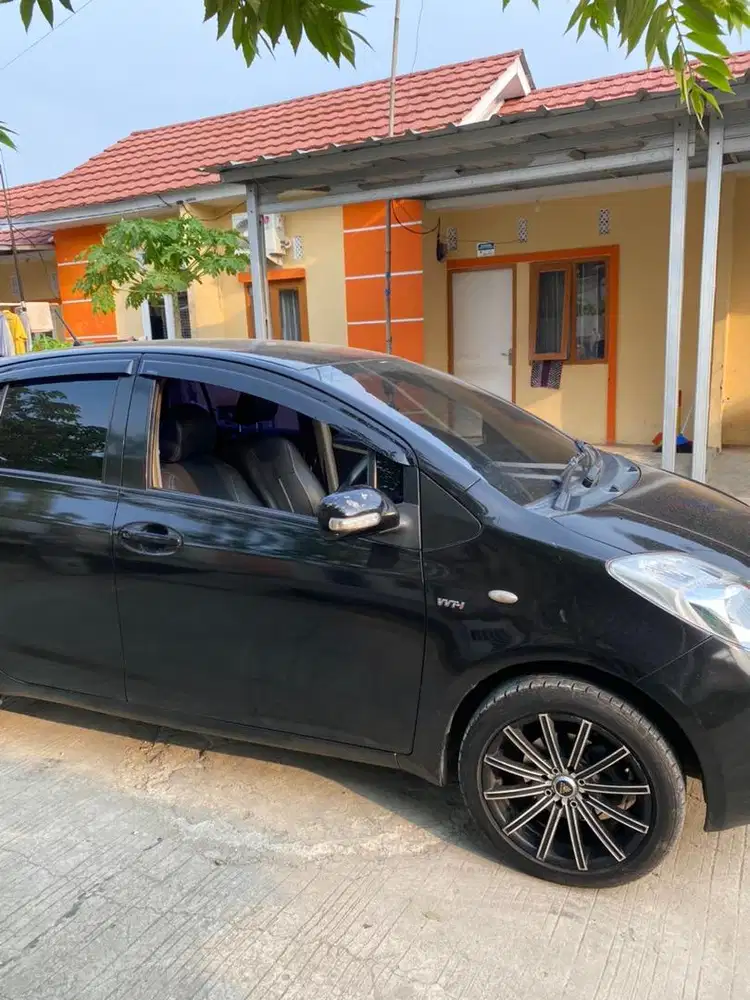 Mobil mulus terawat perawatan di wijaya toyota