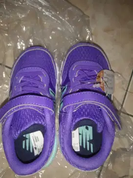 Sepatu baru merk New balance Ori no.23 dan 23.5