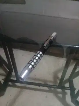 lampu senter bentuk pulpen normal.