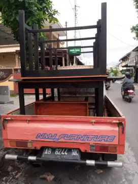 Meja plitur mahoni