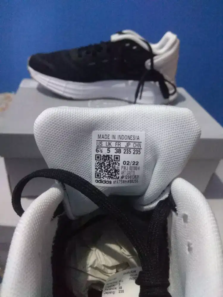 Sepatu Adidas GX8720
