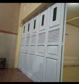 Pintu garsi sleding