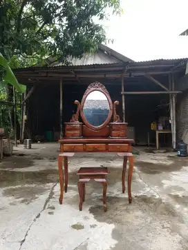 Meja Rias, Meja Rias Kayu