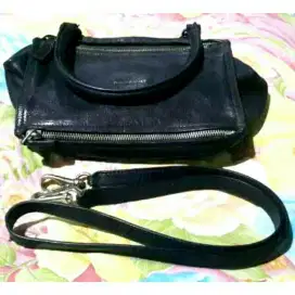 Preloved tas givenchy pandora small black leather grained original