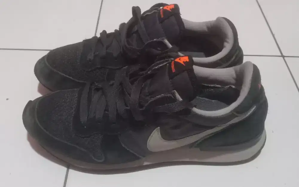 NIKE INTERNASIONALIST BLACK