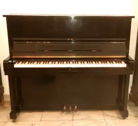 Piano  Klasik Victor ( Jepang)