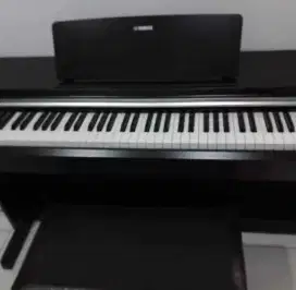 Piano YAMAHA YDP 142.kondisi bgs