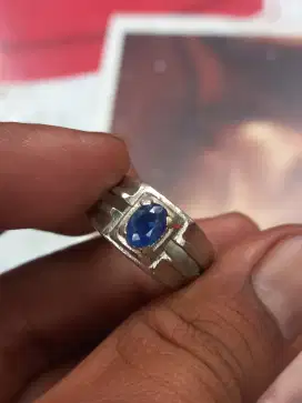 Natural blue sapphire +memo