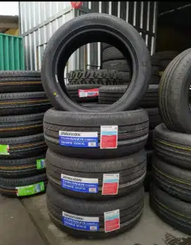Bridgestone turanza t005. 235 50 18