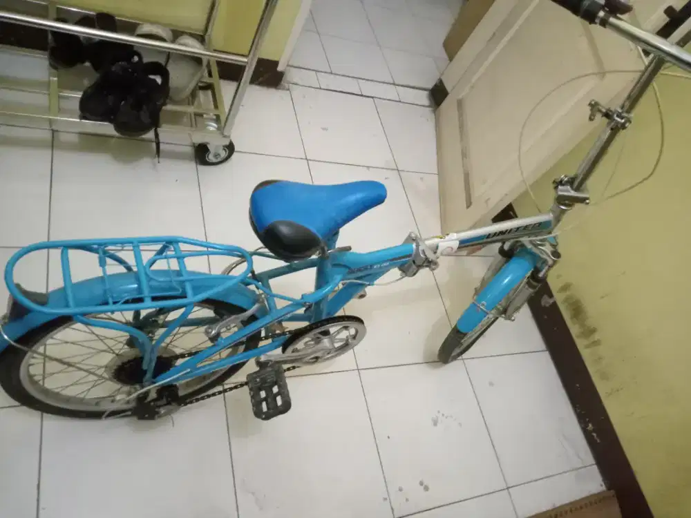 Saya mau jual sepeda lipat united