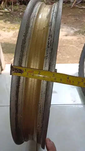 Velg scorpio R18 depan belakang