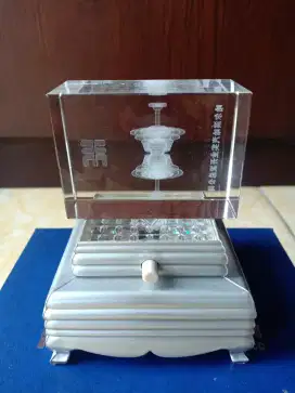 Hiasan lampu kristal warna warni