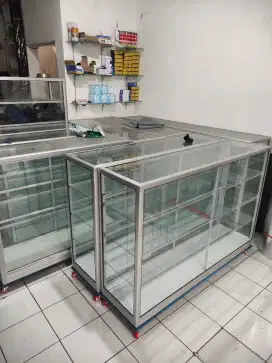 etalase kaca 1,5  meter COD bayar ditempat