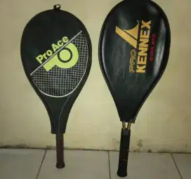 Raket tennis lapangan