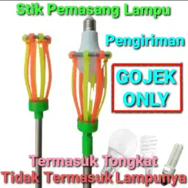 Tongkat Stik Lampu / Alat Bantu Pasang Lampu / Pemutar Ganti Bohlam